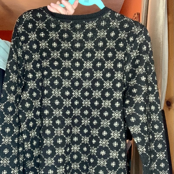 Liz Claiborne snowflake sweater - Picture 2 of 2